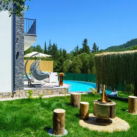 Loop House - Luxury With Pool In Yesiluezuemlue Willa