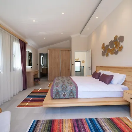 Loop House - Luxury With Pool In Yesiluezuemlue Вилла Фетхие