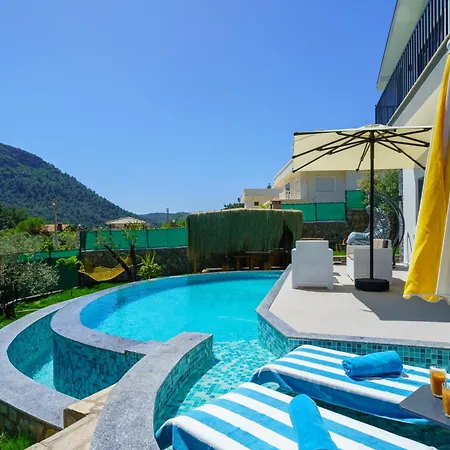 Villa Loop House - Luxury With Pool In Yesiluezuemlue