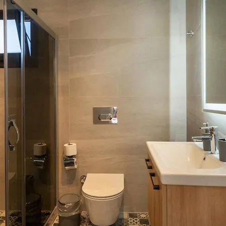 Loop House - Luxury With Pool In Yesiluezuemlue *